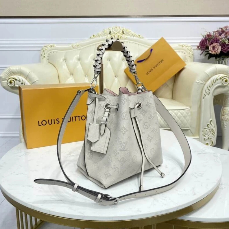 Top lv Brume Gra Louis Vuitton Mahina Leather Muria