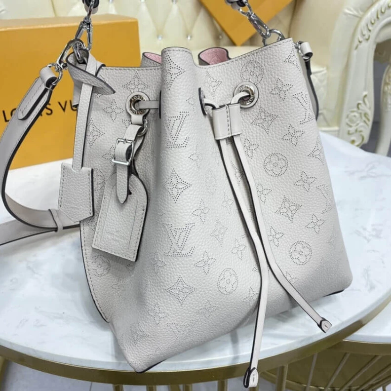 Top lv Brume Gra Louis Vuitton Mahina Leather Muria