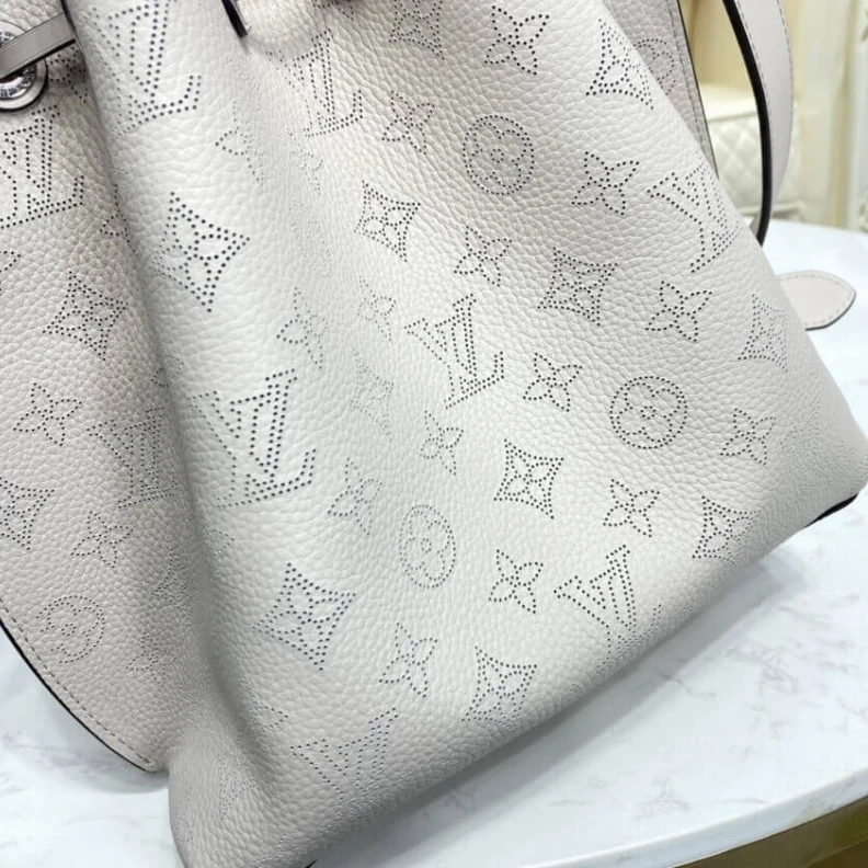 Top lv Brume Gra Louis Vuitton Mahina Leather Muria