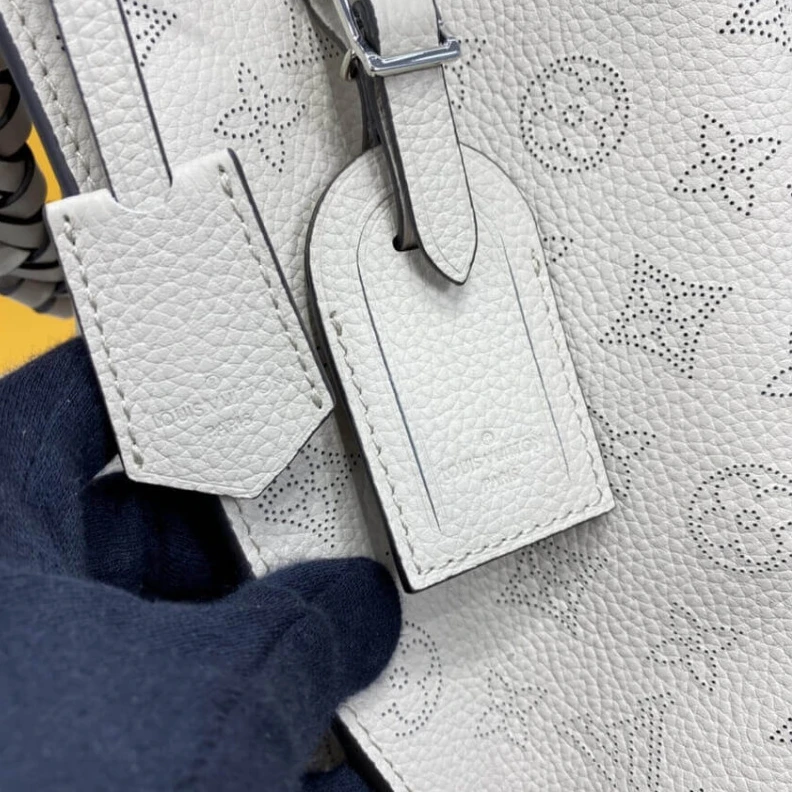 Top lv Brume Gra Louis Vuitton Mahina Leather Muria