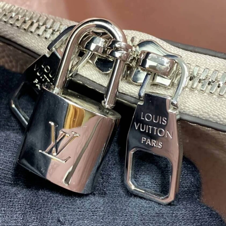 Top lv Brume Gra Louis Vuitton Mahina Leather Muria