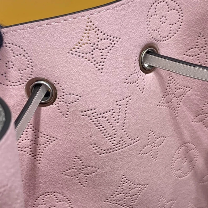 Top lv Brume Gra Louis Vuitton Mahina Leather Muria
