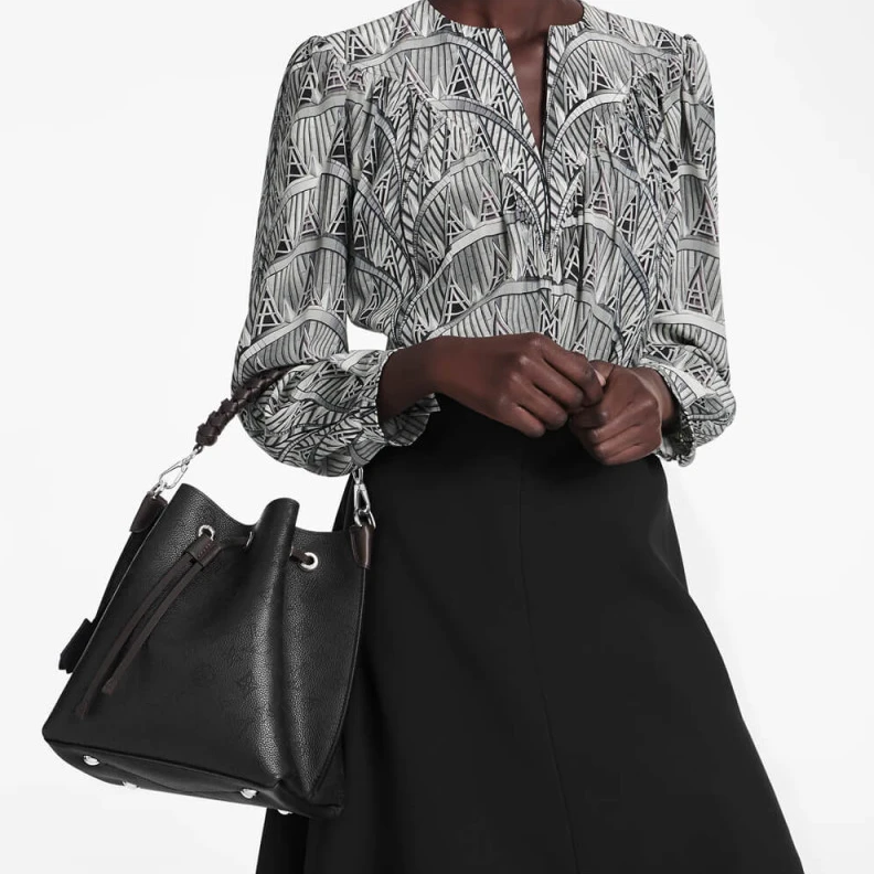 Mythick Microfibe Louis Vuitton Mahina Perforated Calf Leather Muria Black