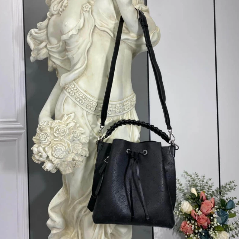 Mythick Microfibe Louis Vuitton Mahina Perforated Calf Leather Muria Black