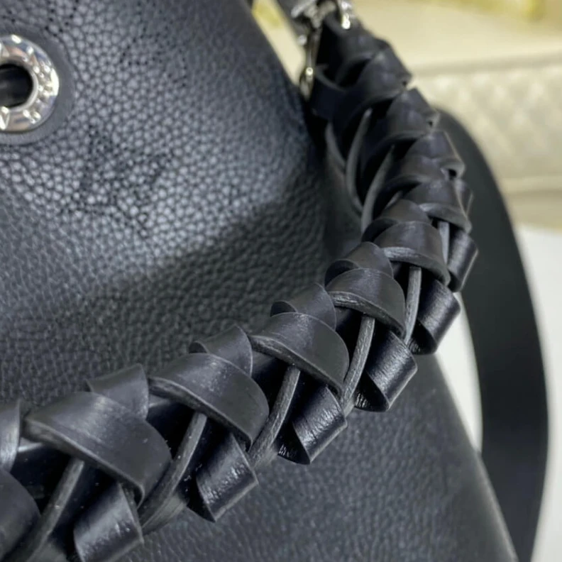 Mythick Microfibe Louis Vuitton Mahina Perforated Calf Leather Muria Black
