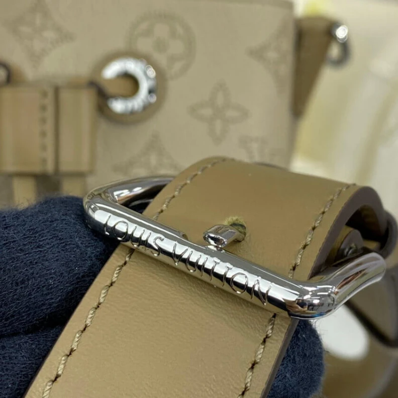Replica bag Microfibe Louis Vuitton Mahina Perforated Calf Leather Muria Galet Gray