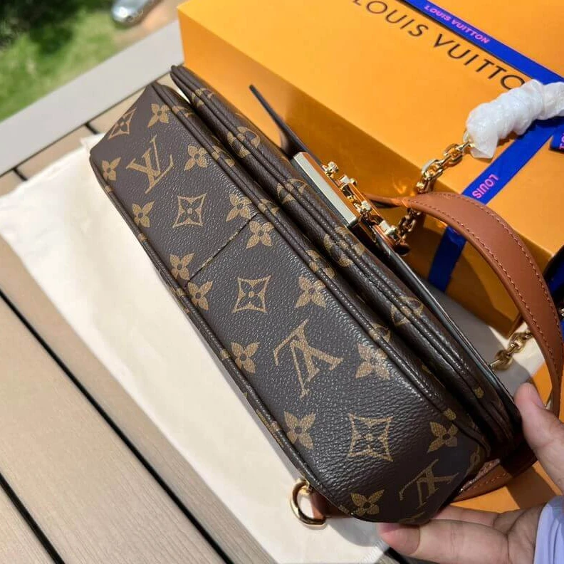 Louis vuitton locations Louis Vuitton Marceau Bag Caramel Brown