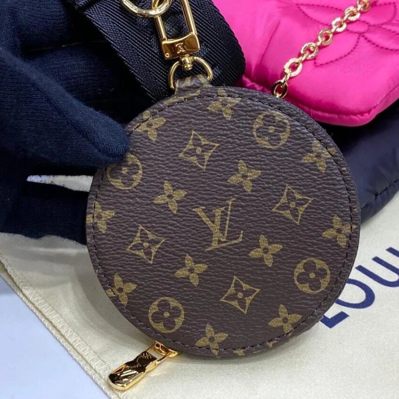 Mythick Dring on Louis Vuitton Maxi Multi Pochette Accessoires Black Fuchsia