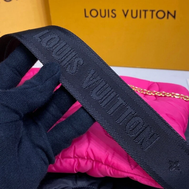 Mythick Dring on Louis Vuitton Maxi Multi Pochette Accessoires Black Fuchsia