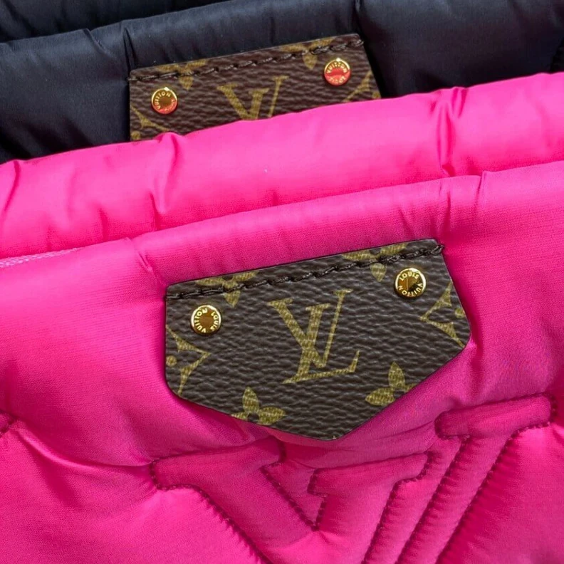 Mythick Dring on Louis Vuitton Maxi Multi Pochette Accessoires Black Fuchsia