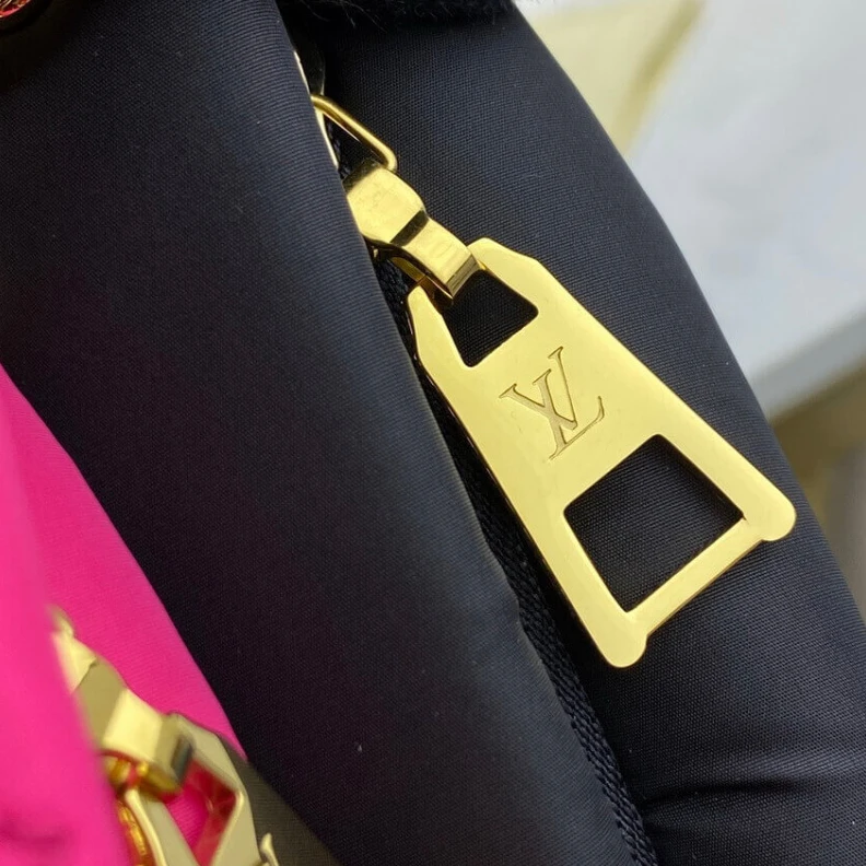 Mythick Dring on Louis Vuitton Maxi Multi Pochette Accessoires Black Fuchsia
