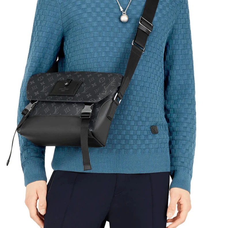 Replica bags lv Buckle fa Louis Vuitton Messenger PM Voyager