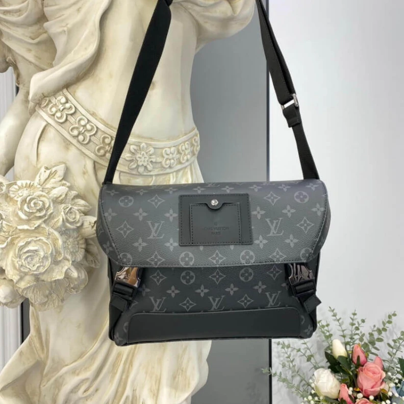 Replica bags lv Buckle fa Louis Vuitton Messenger PM Voyager