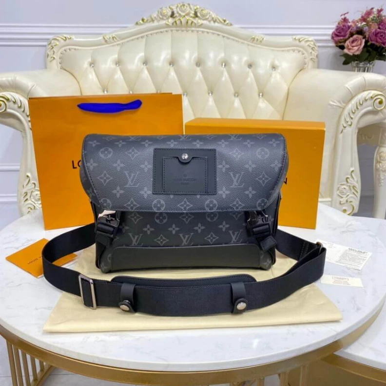 Replica bags lv Buckle fa Louis Vuitton Messenger PM Voyager