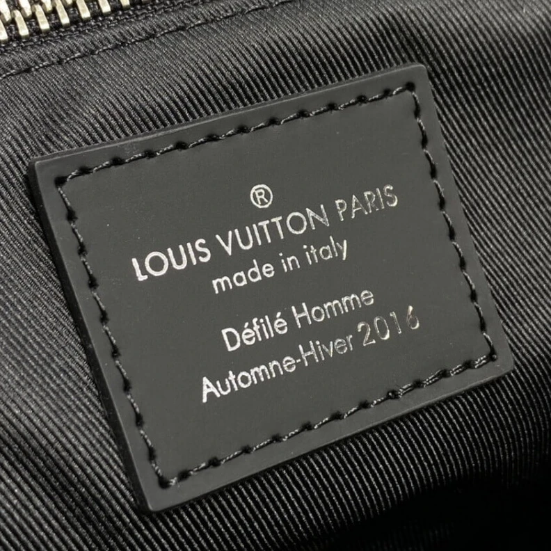 Replica bags lv Buckle fa Louis Vuitton Messenger PM Voyager