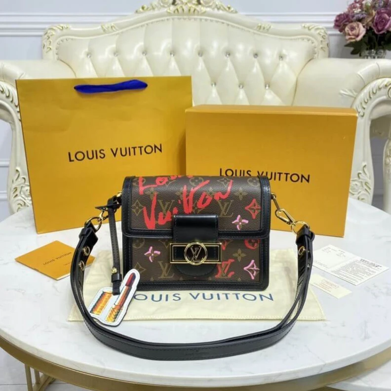 Mythick.ru Monogram Louis Vuitton Mini Dauphine