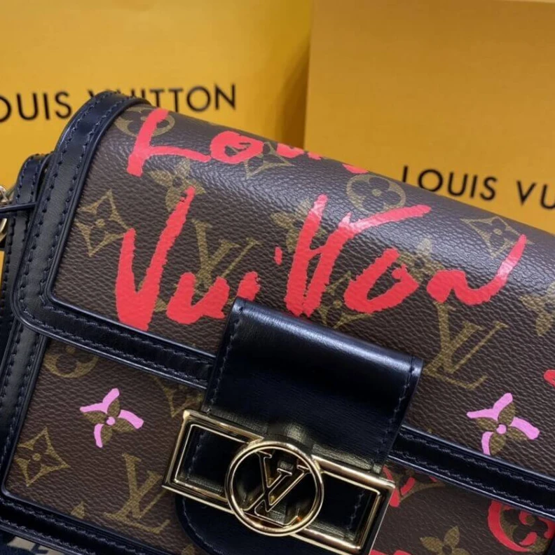 Mythick.ru Monogram Louis Vuitton Mini Dauphine