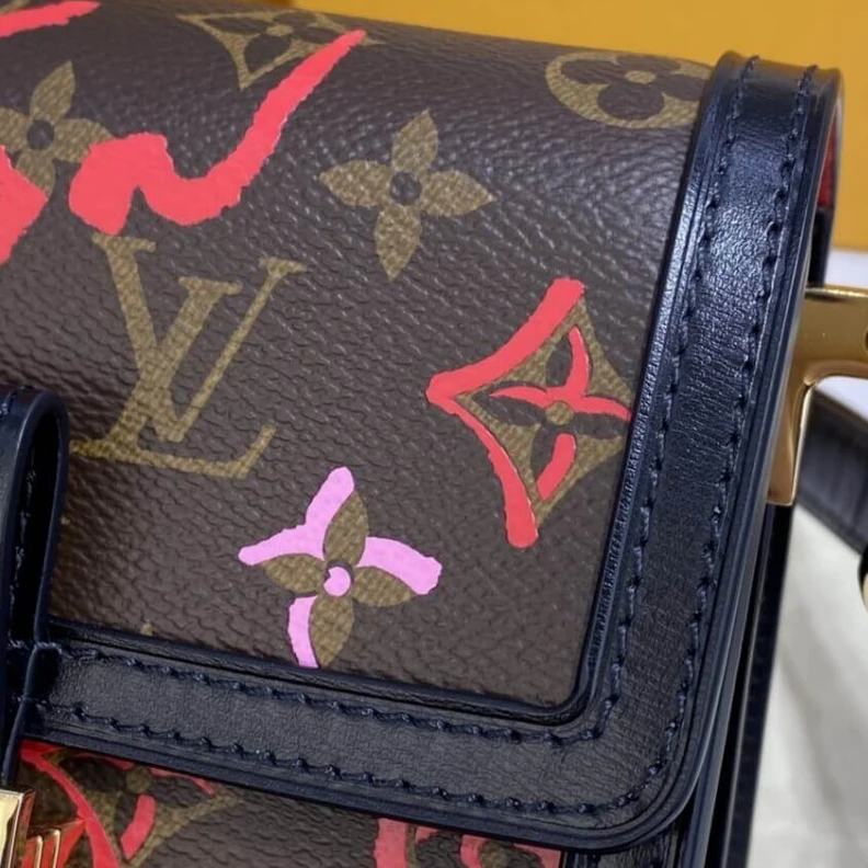 Mythick.ru Monogram Louis Vuitton Mini Dauphine