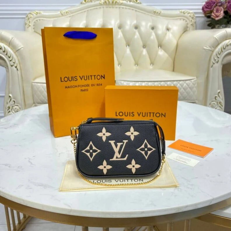 Black Cre Louis Vuitton Mini Pochette Accessoires Black