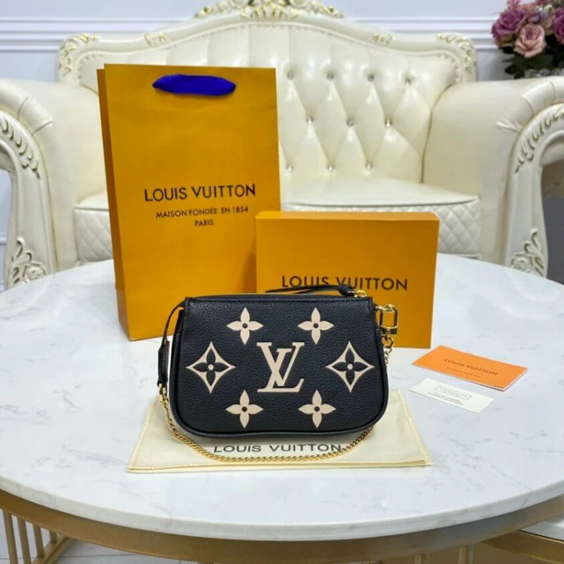 Mythick ru Black Cre Louis Vuitton Mini Pochette Accessoires Black