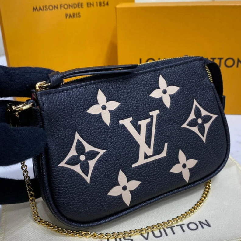 Mythick ru Black Cre Louis Vuitton Mini Pochette Accessoires Black