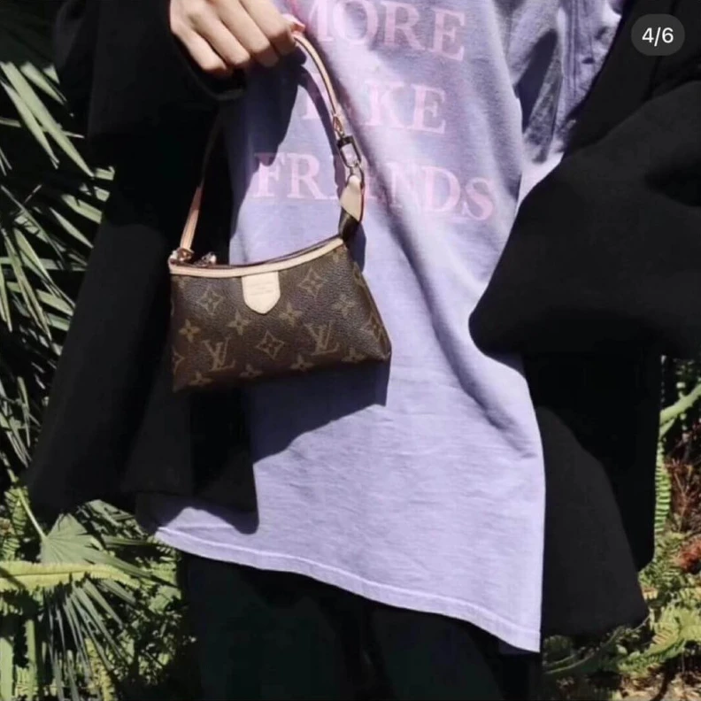 Mythick ru Removable LV Mini Pochette Delightful