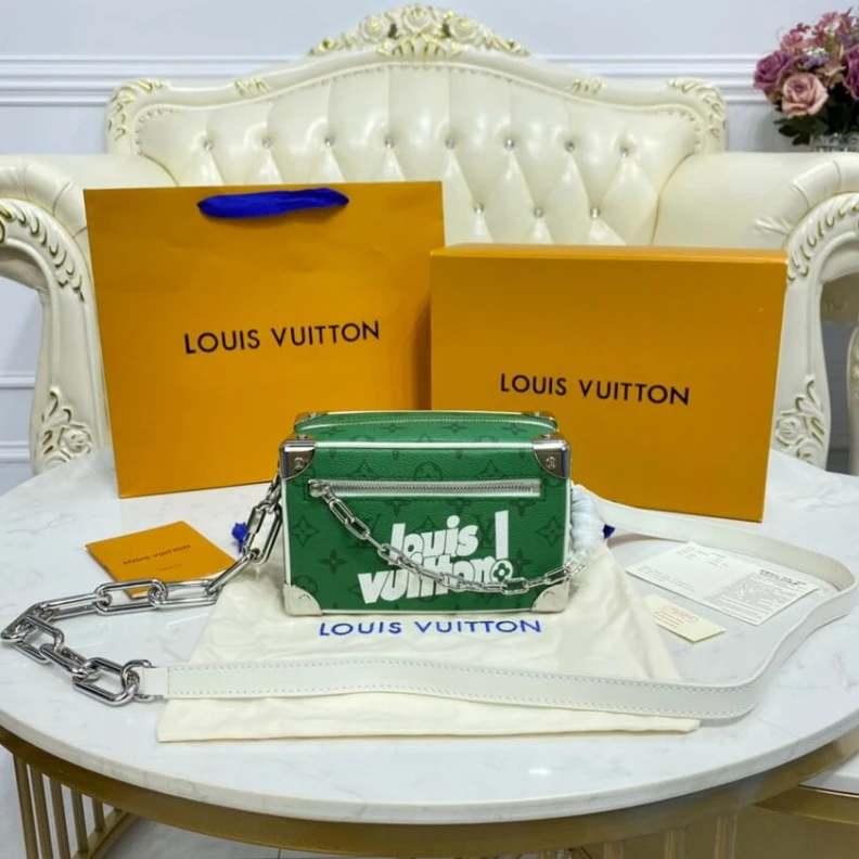 Mythick.ru Outside z Louis Vuitton Mini Soft Trunk Green