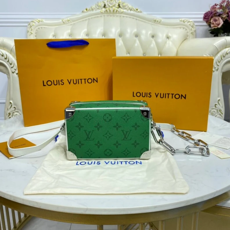 Mythick.ru Outside z Louis Vuitton Mini Soft Trunk Green