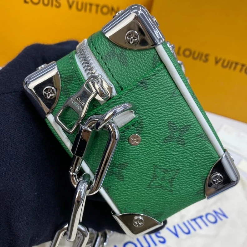 Mythick.ru Outside z Louis Vuitton Mini Soft Trunk Green