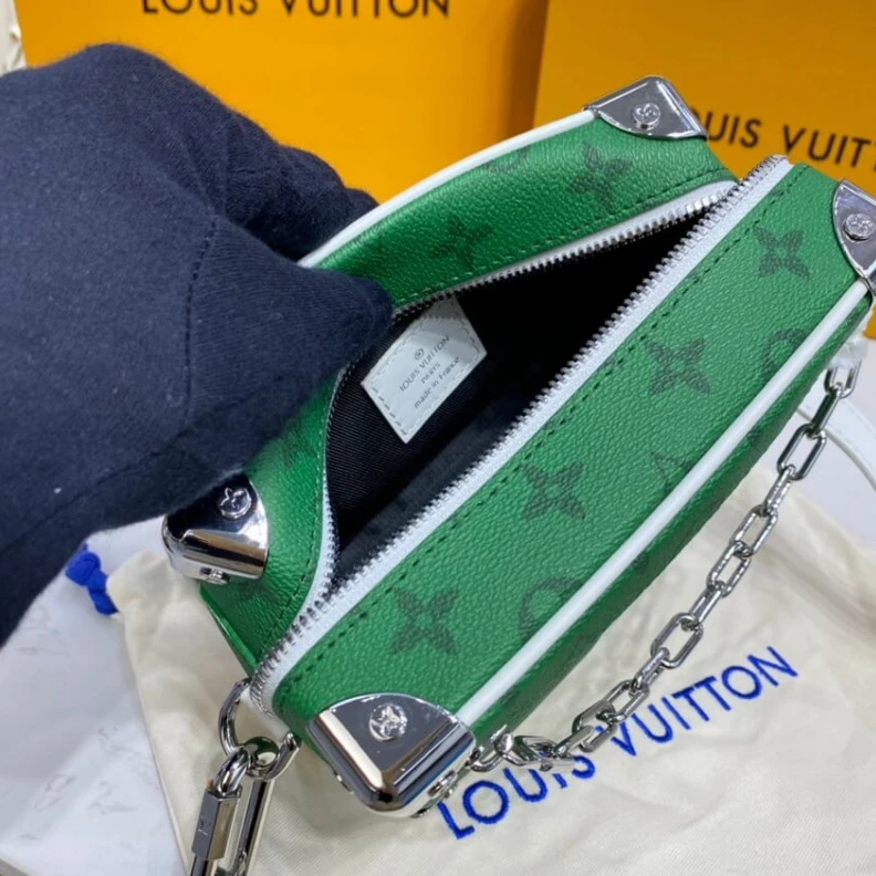 Mythick.ru Outside z Louis Vuitton Mini Soft Trunk Green
