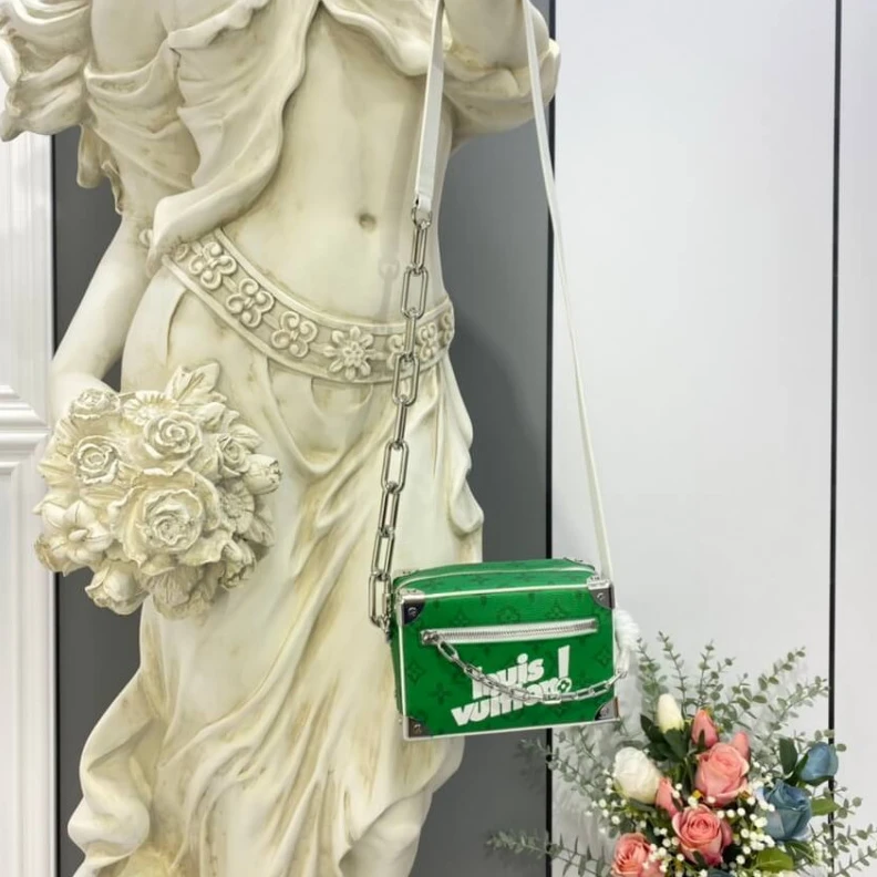 Mythick.ru Outside z Louis Vuitton Mini Soft Trunk Green