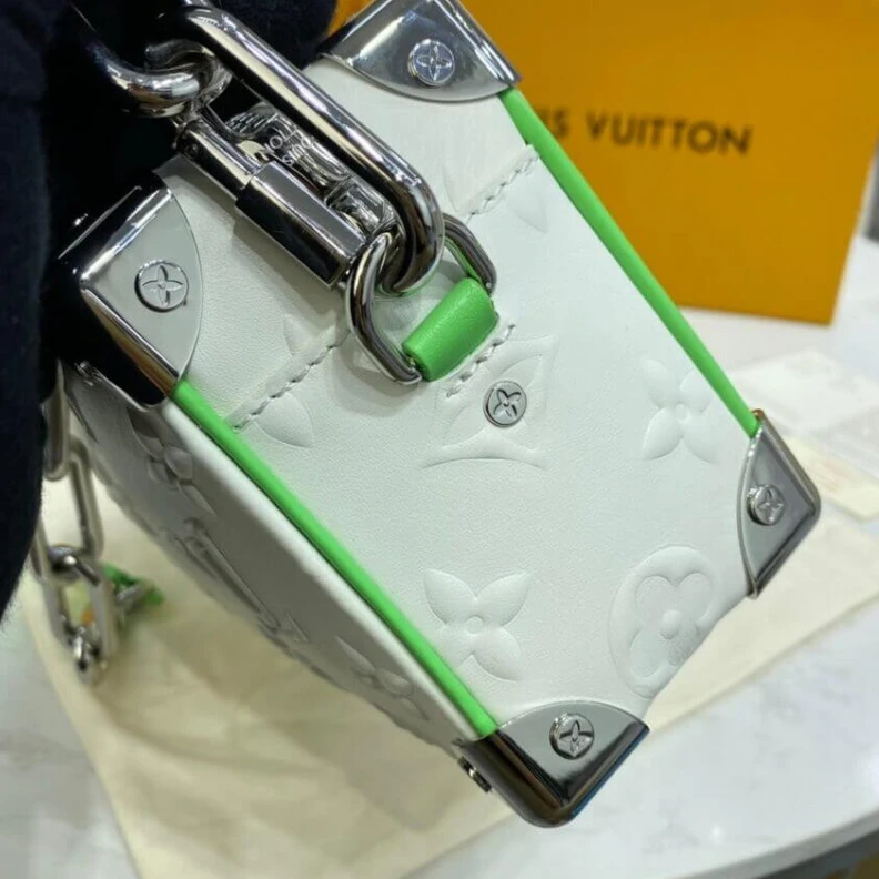 Replica bags Strap Dro Louis Vuitton Mini Soft Trunk White