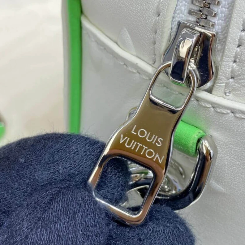 Replica bags Strap Dro Louis Vuitton Mini Soft Trunk White
