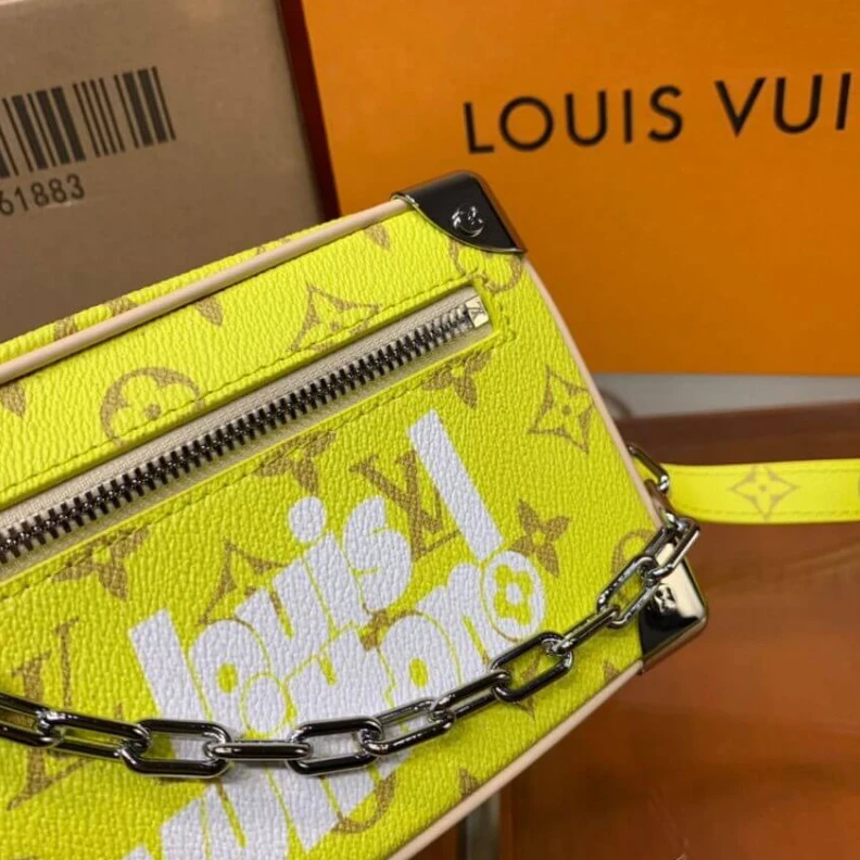 Top lv Strap dro Louis Vuitton Mini Soft Trunk Yellow