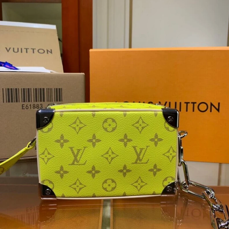 Top lv Strap dro Louis Vuitton Mini Soft Trunk Yellow