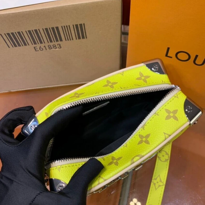 Top lv Strap dro Louis Vuitton Mini Soft Trunk Yellow