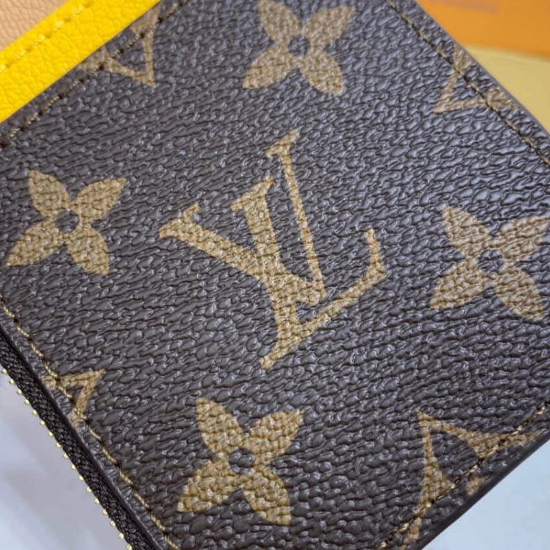 Louis vuitton locations 4 creditc Louis Vuitton Minnie Mouse Coin & Card Holder