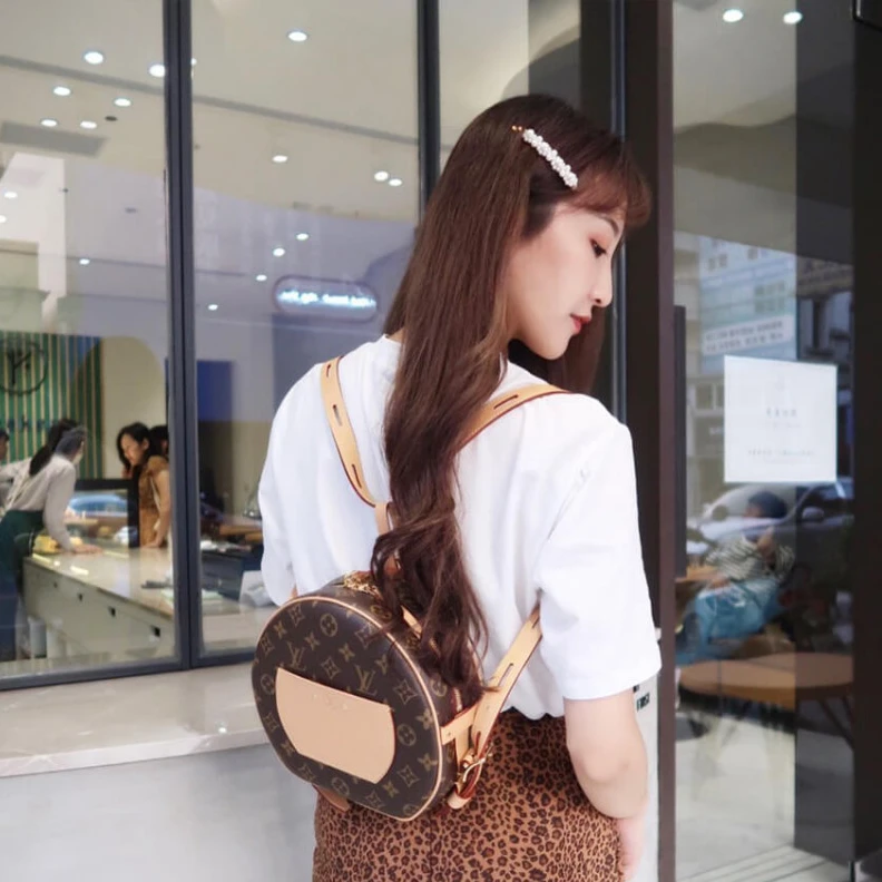 Mythick ru Outside f LV Monogram Boite Chapeau Souple MM