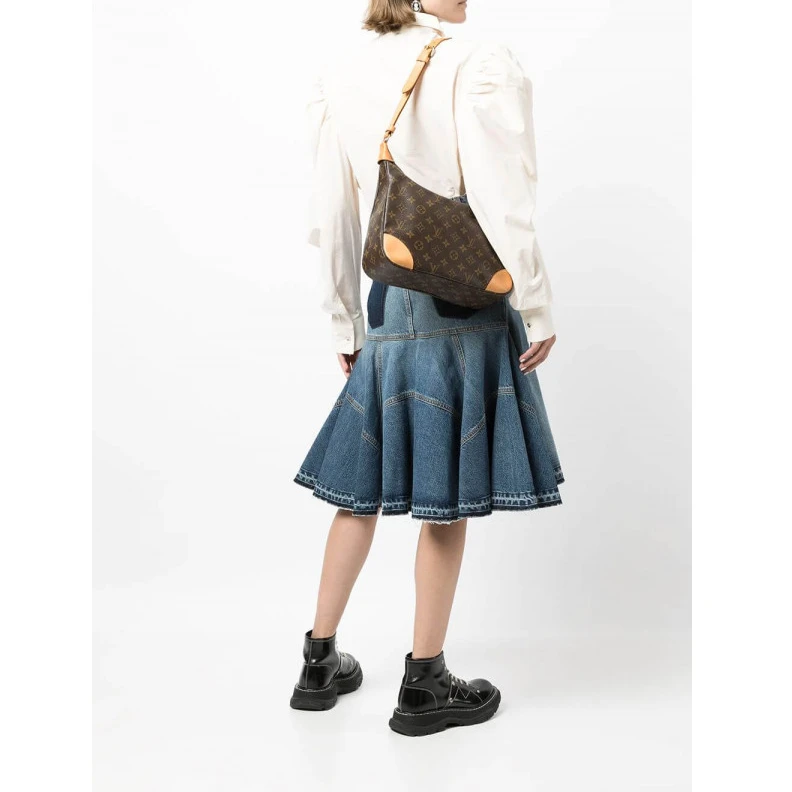 Lv belts replica This chic LV Monogram Boulogne 30 Shoulder Bag