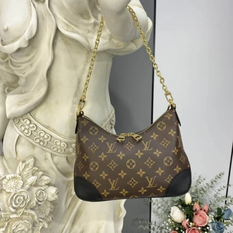 Top lv 4 leather Louis Vuitton Monogram Boulogne Black