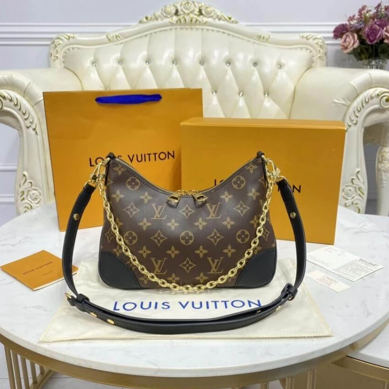 Top lv 4 leather Louis Vuitton Monogram Boulogne Black