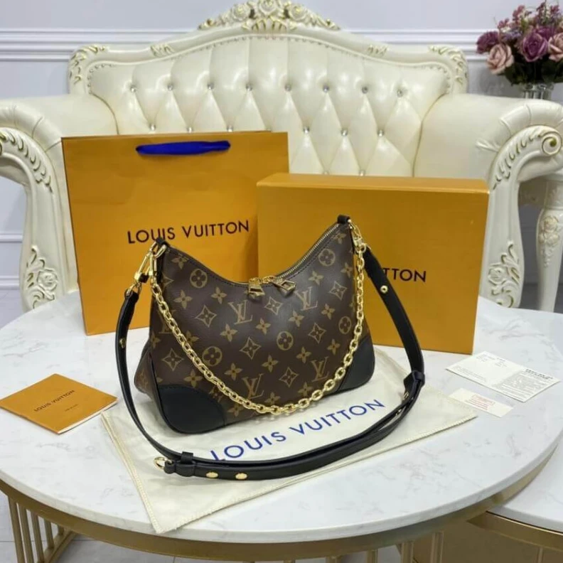 Top lv 4 leather Louis Vuitton Monogram Boulogne Black