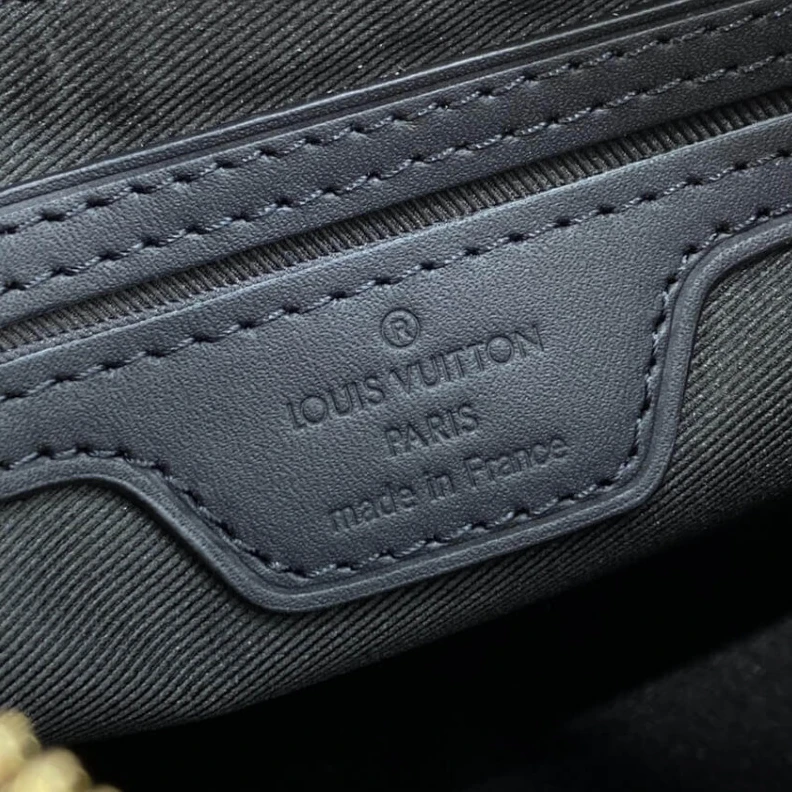 Top lv 4 leather Louis Vuitton Monogram Boulogne Black