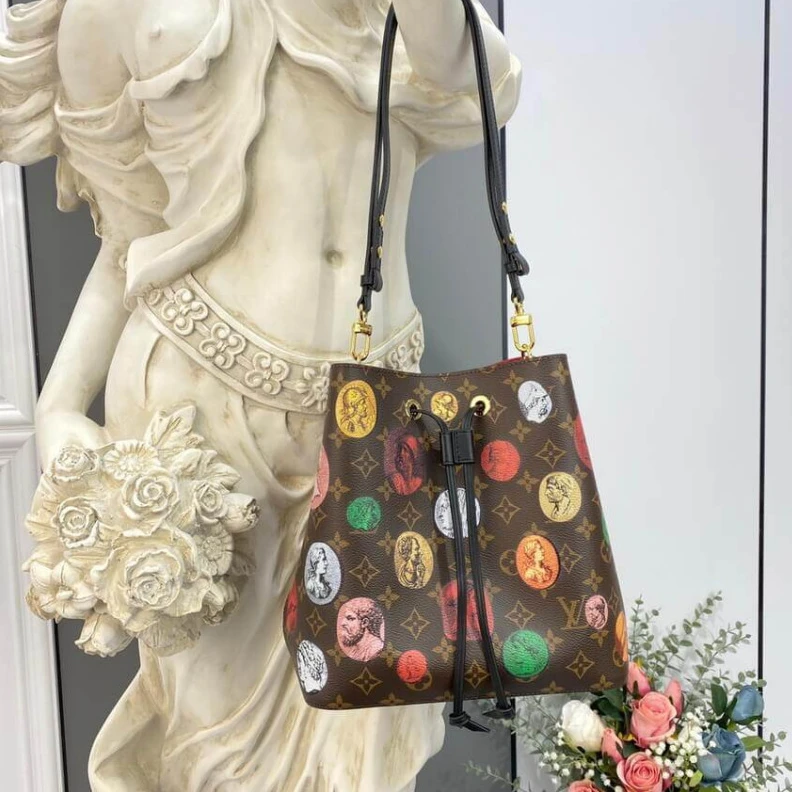 Mythick.ru Goldcolor Louis Vuitton Monogram Cameo Printed Neonoe MM