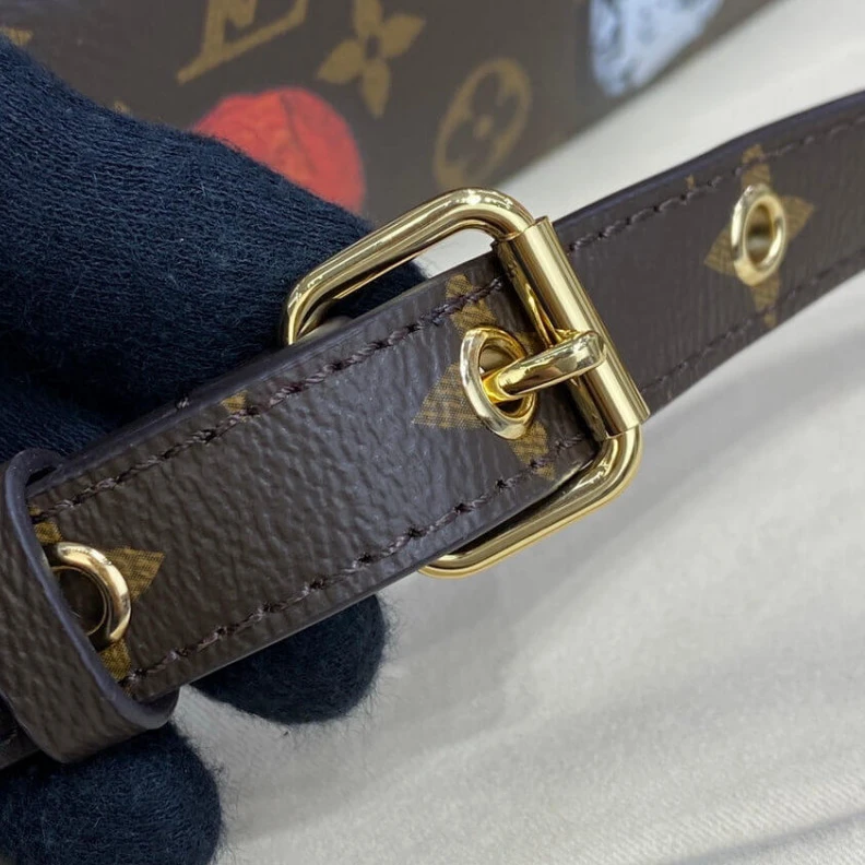 Replica bags Monogram Louis Vuitton Monogram Cameo Printed Pochette Metis M59257