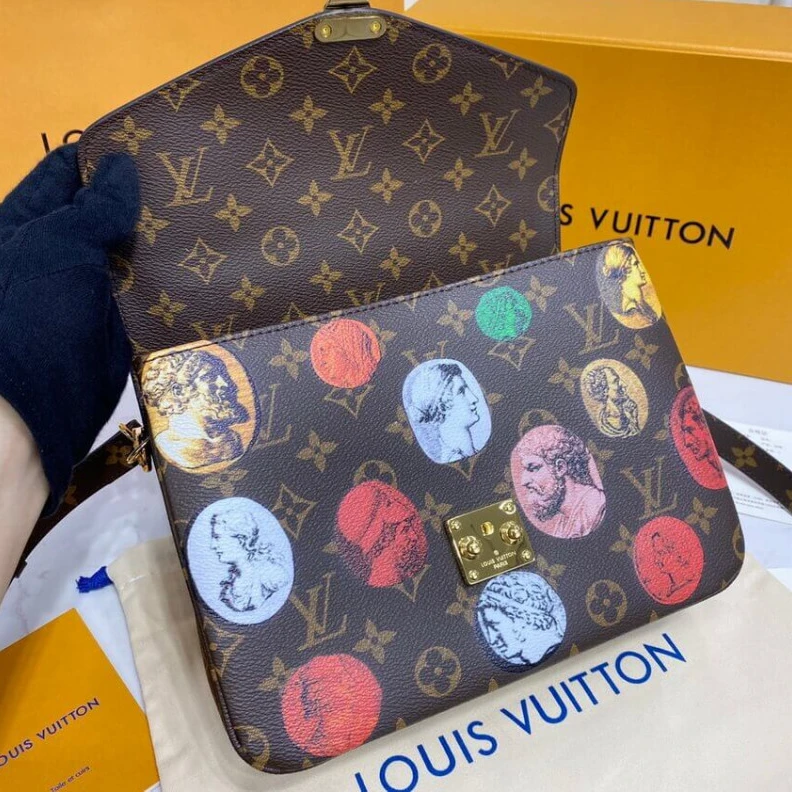 Replica bags Monogram Louis Vuitton Monogram Cameo Printed Pochette Metis M59257