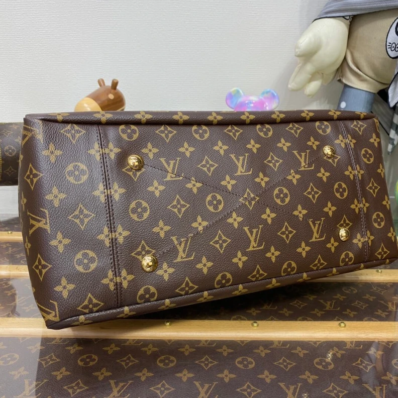 Louis vuitton locations Natural C Louis Vuitton Monogram Canvas Artsy MM