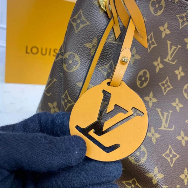 Replica bags lv DRing LV Monogram Canvas Artsy MM