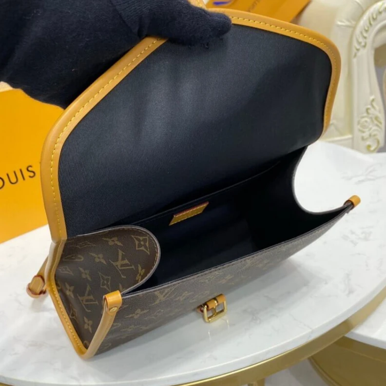 Mythick.ru Monogram LV Monogram Canvas Bel Air 2way Bag