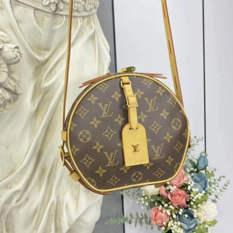 Replica bags 20.0 x 22 LV Monogram Canvas Boite Chapeau Souple MM